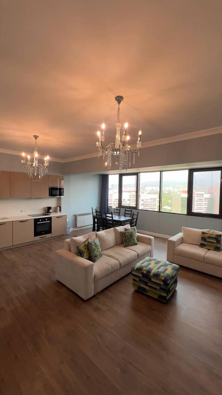Apartment арай 2 Almaty